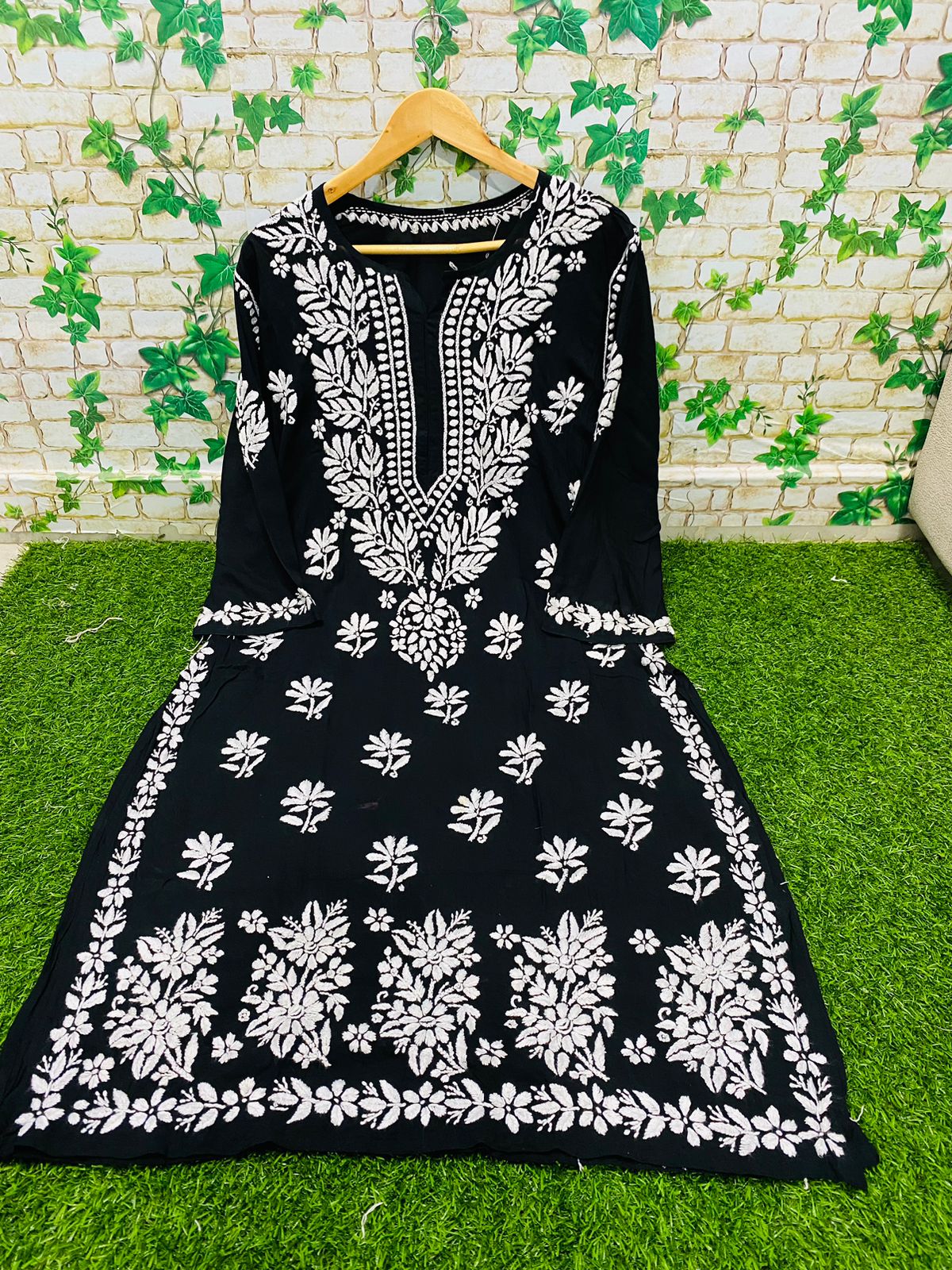 Mahnoor Chikankari Kurta