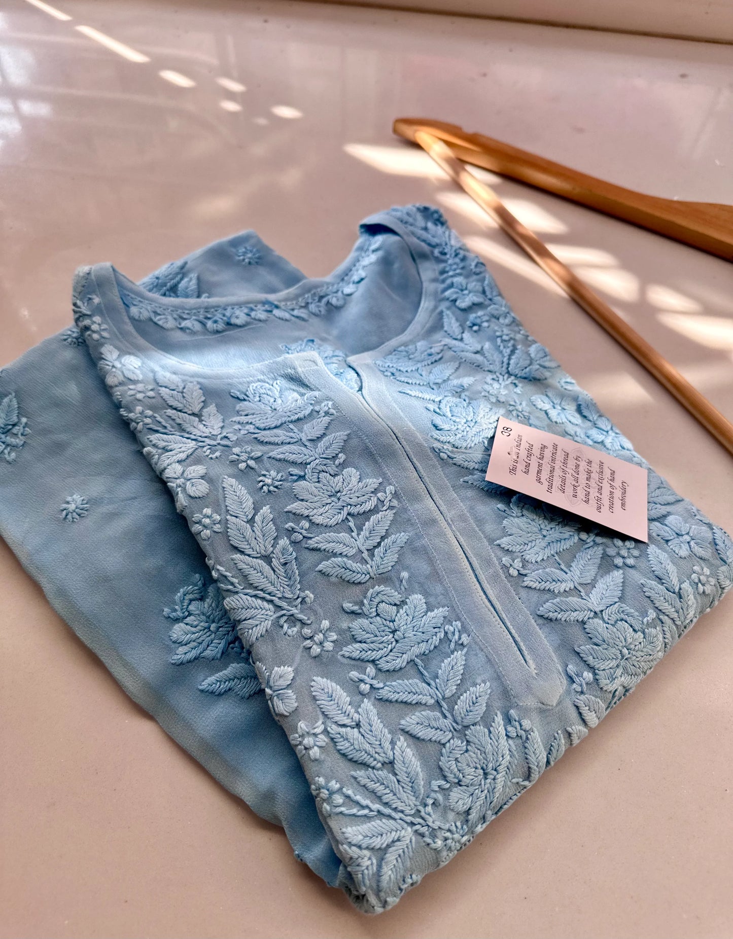 Resha Phool Chikankari Kurta