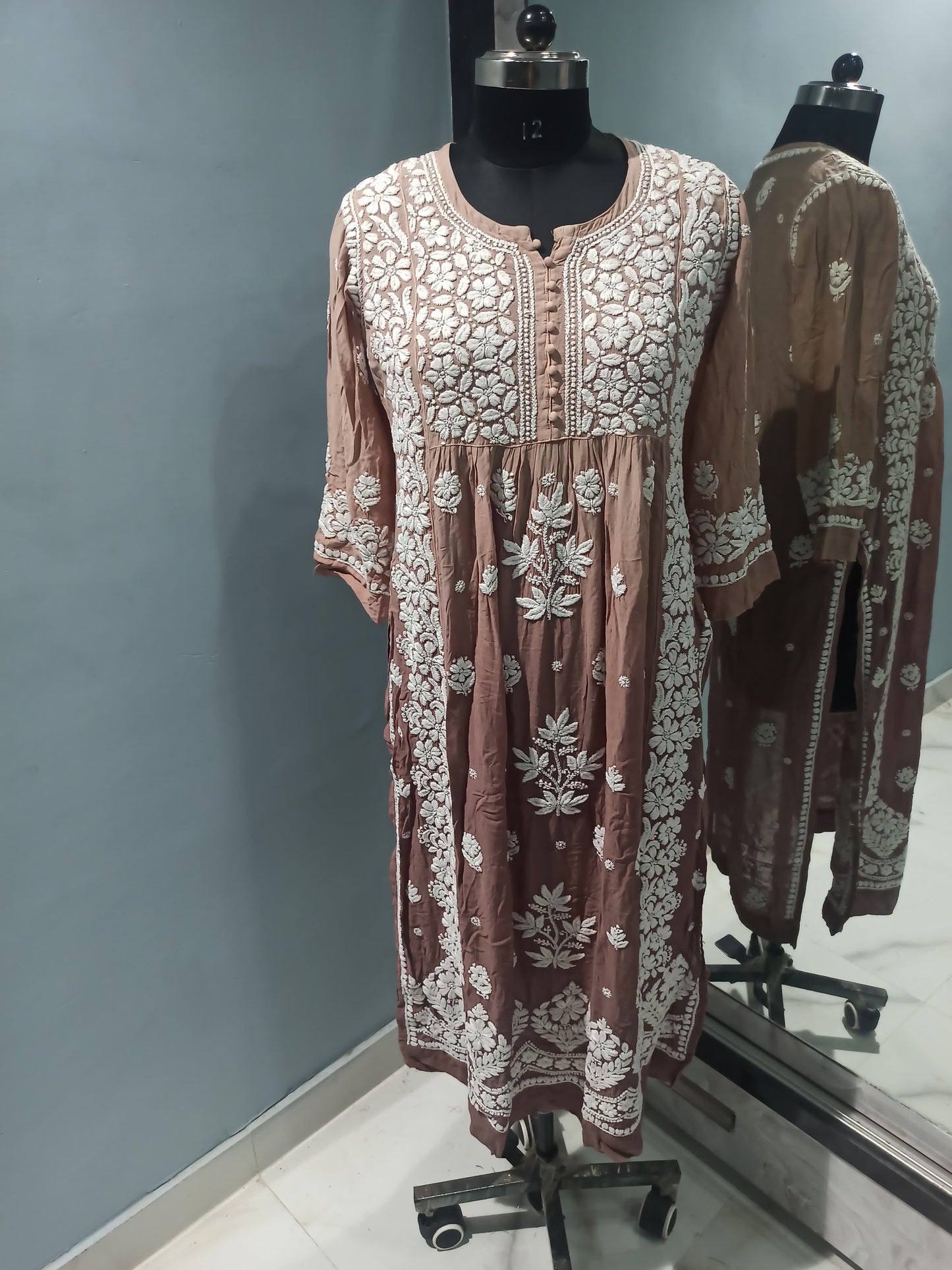 Kaya Premium Chikankari Kurta/ Set