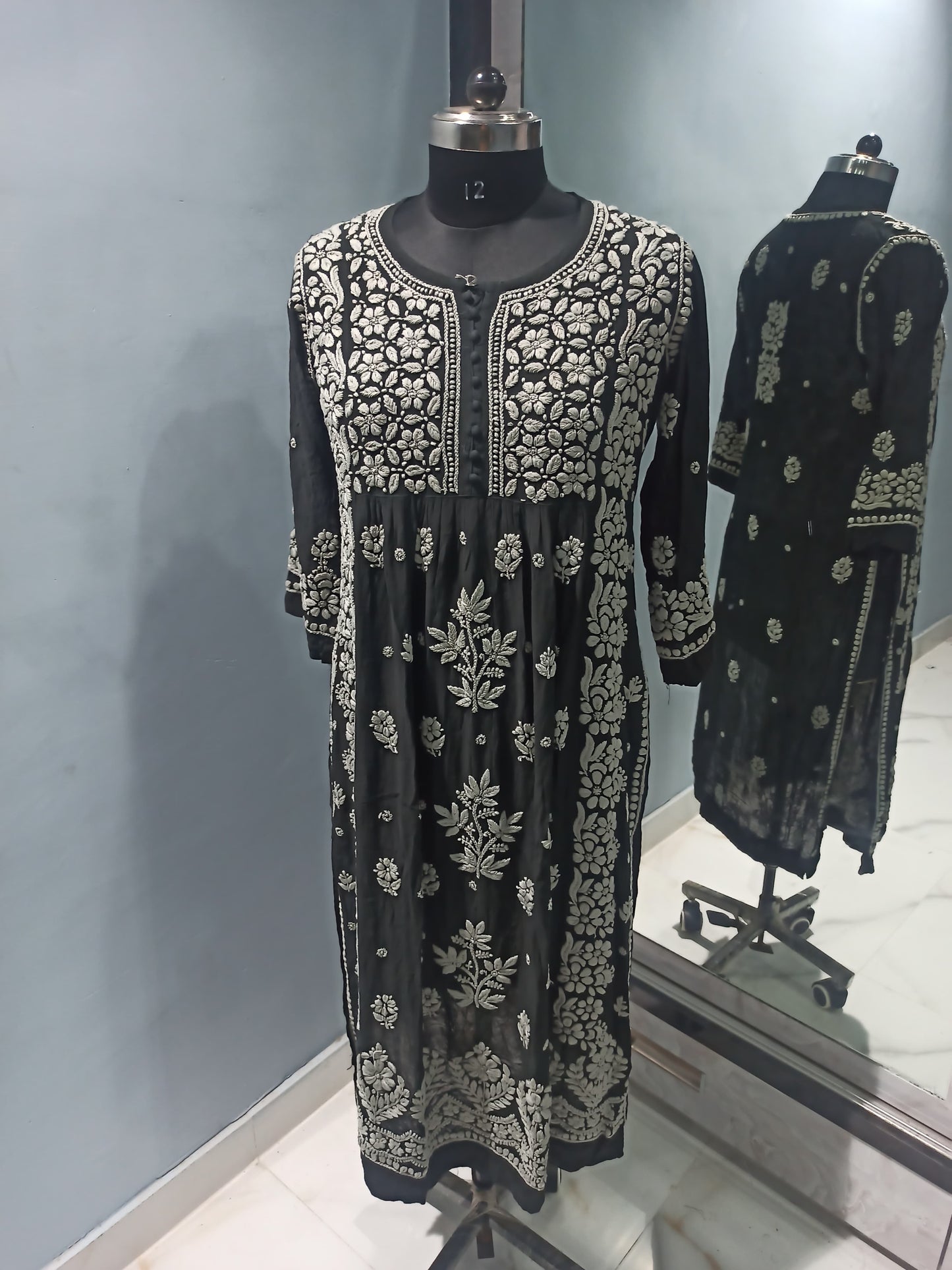 Kaya Premium Chikankari Kurta/ Set