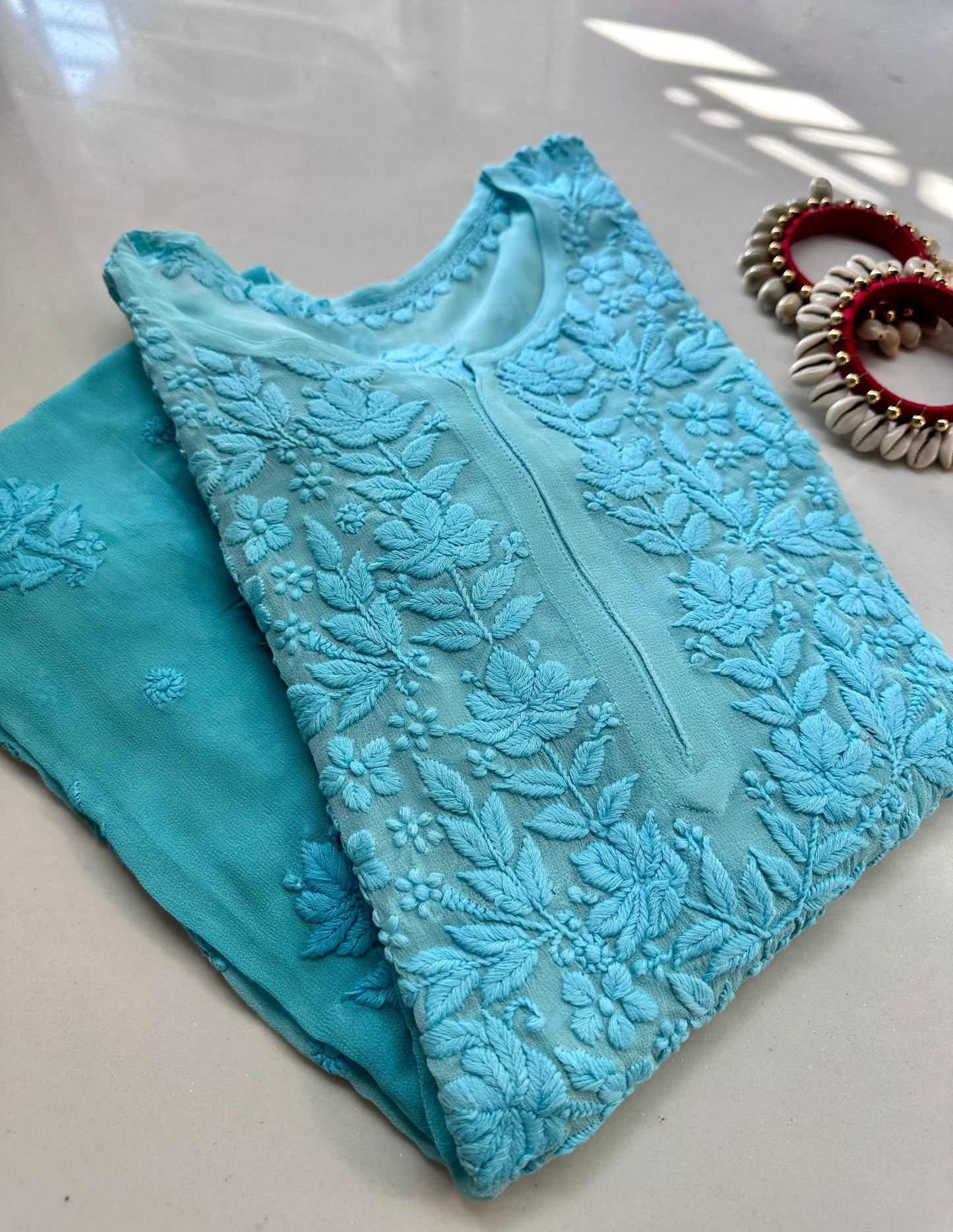 Resha Phool Chikankari Kurta