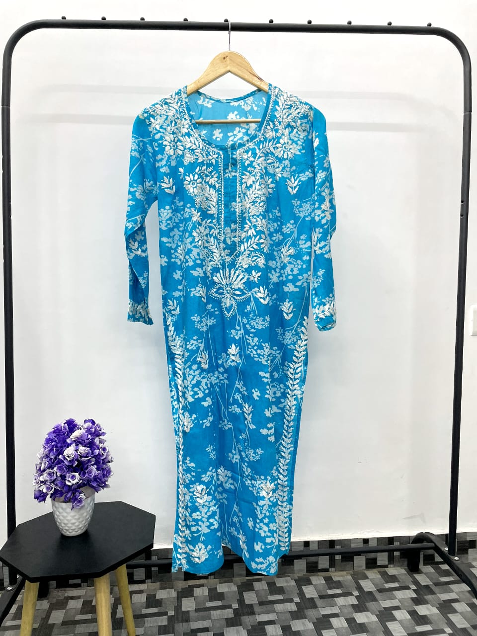 Khwabeeda Chikankari Mul Mul Mini Print Kurta