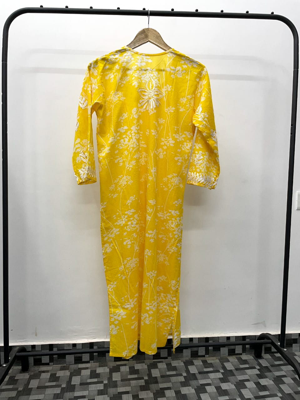 Khwabeeda Chikankari Mul Mul Mini Print Kurta