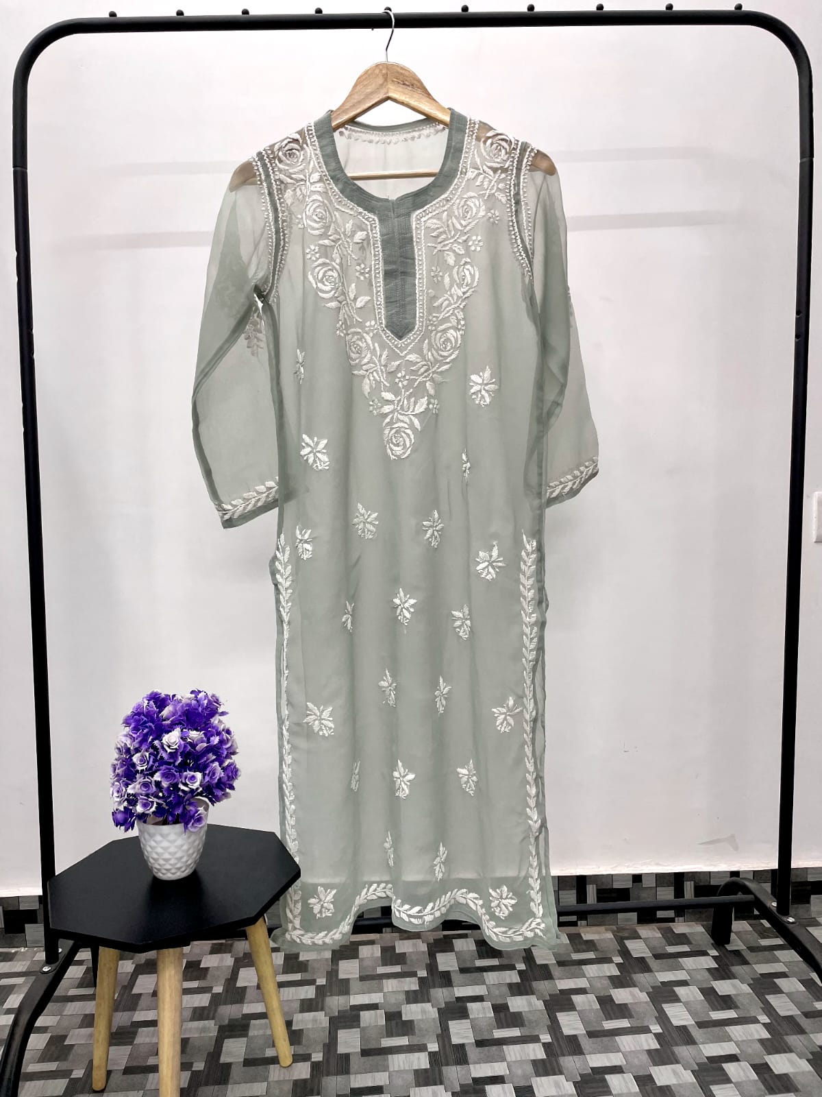 Ghaspatti Kurta with Rose Motifs