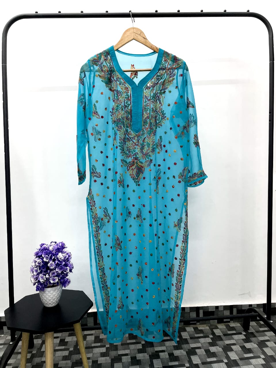 Inaayat Chikankari Multi Keel Kurta